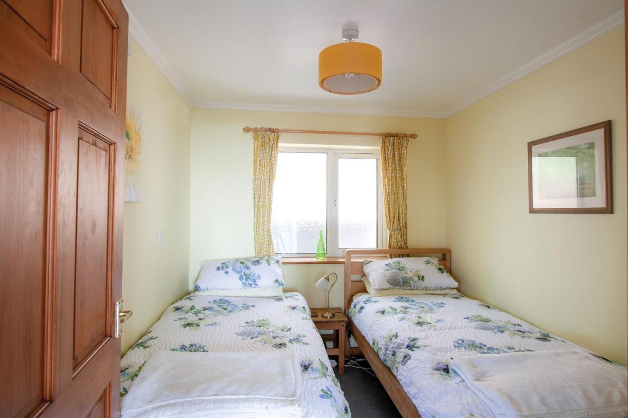 Апартаменти Bronllys Farm Coastal Self-Catering Лланеллі Екстер'єр фото